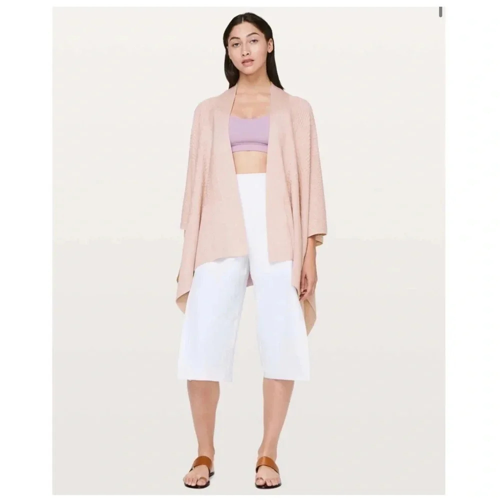 LULULEMON - Dreamweaver Wrap in Heathered Misty Pink Cashmere Blend
